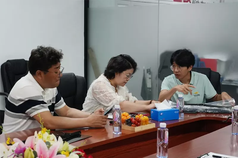 Korean buyers visiting wiper blade factory for OEM audit in China