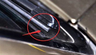 Why multi fit wiper blade slightly lift up at the end cover