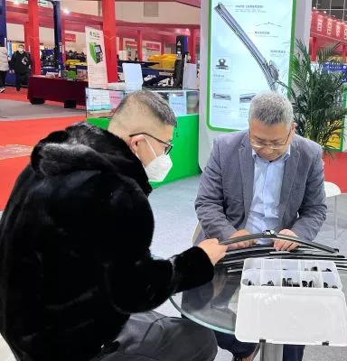 Escobilla limpiaparabrisas Yujin en Automechanika Birmingham 2023