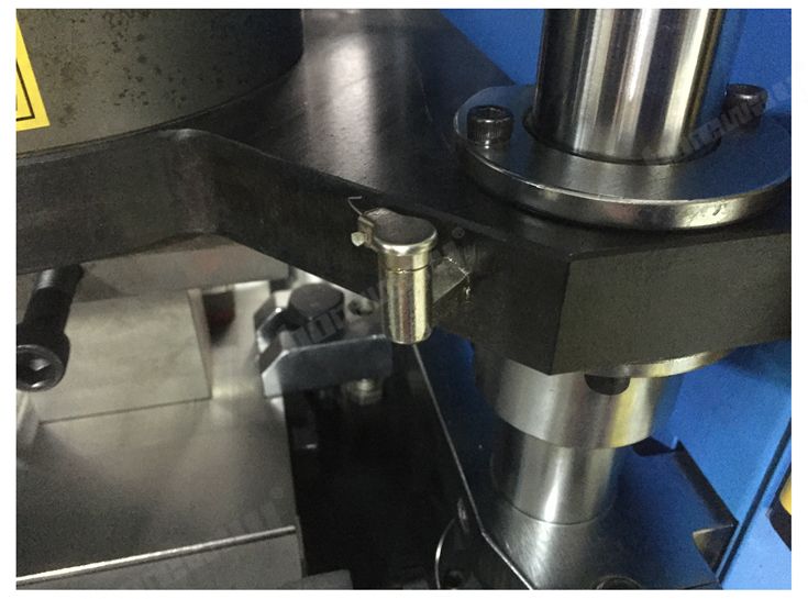 Automatic Cold Press Machine for Diamond Segment5